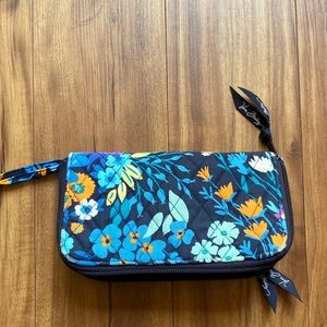 Vera Bradley wristlet wallet